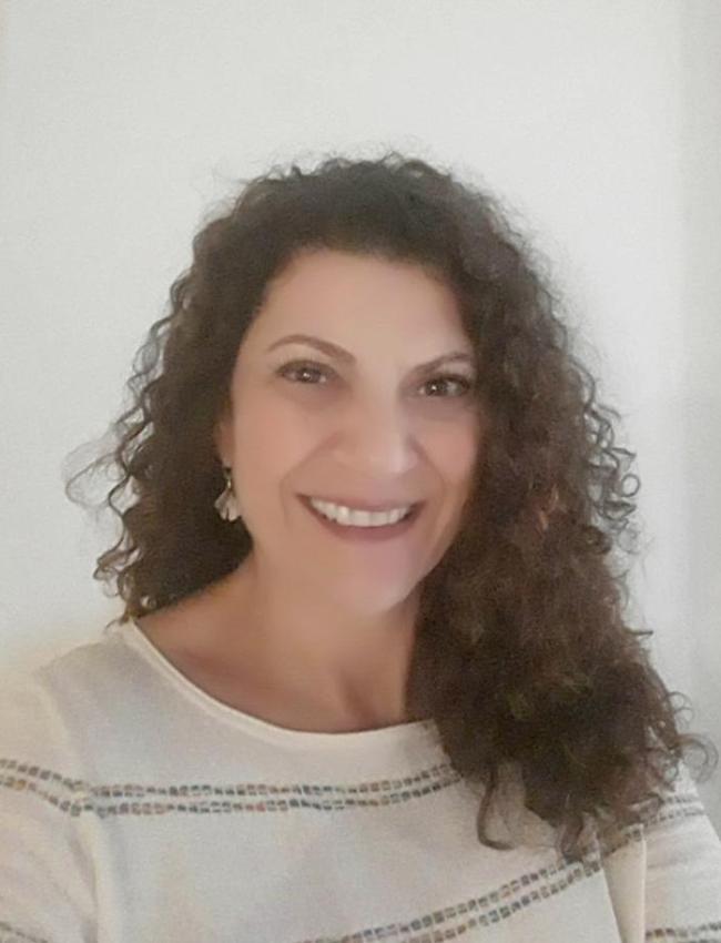 Andréa Luisa Zhouri Laschefski