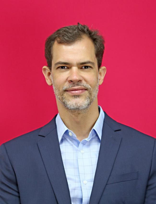 Cristiano R. W. Guimarães