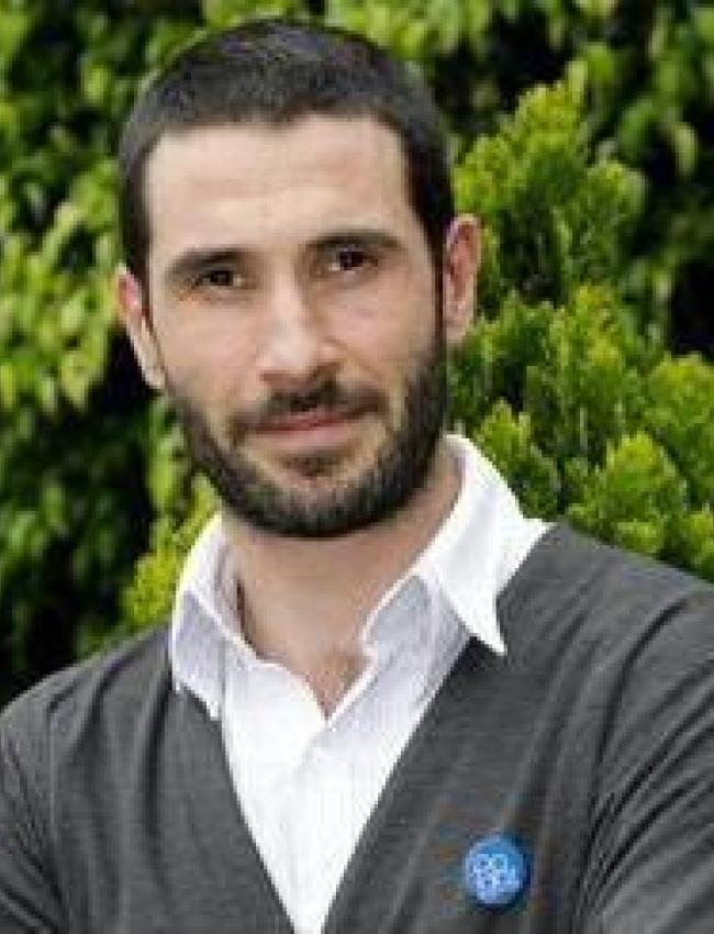 Gastón  Ares