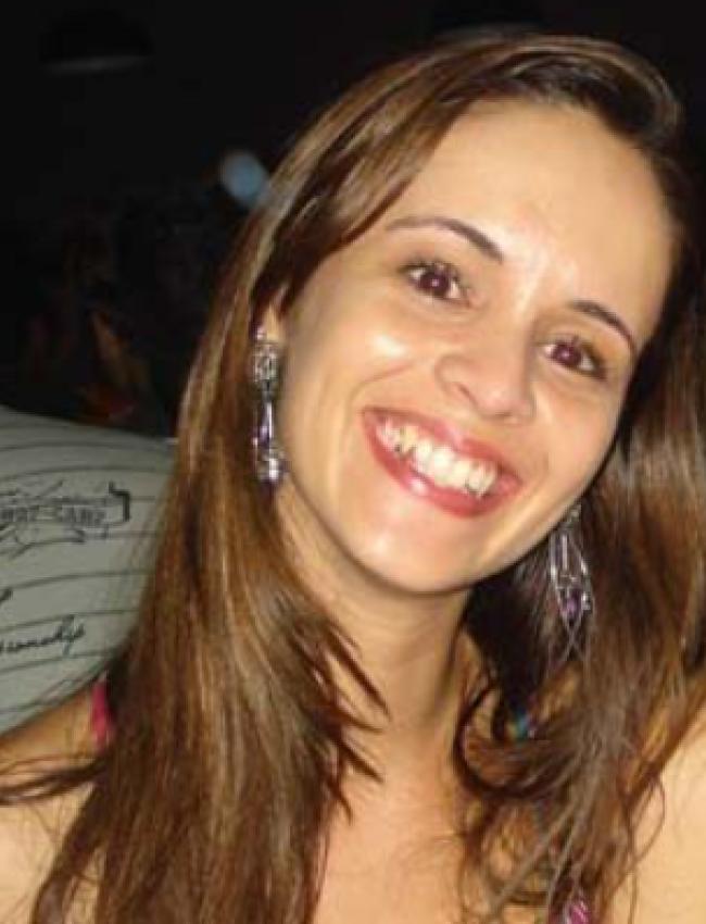 DANIELA TAVARES GONTIJO