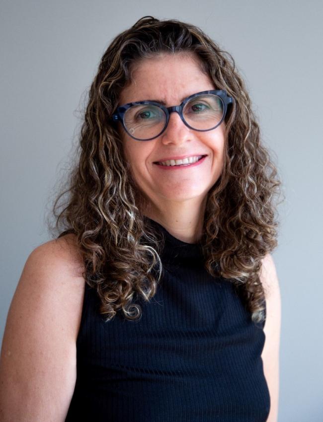 Miriam Fábia Alves
